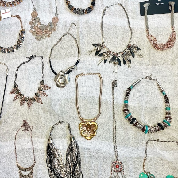 Fashion Necklaces Bundle - Picture 4 of 10